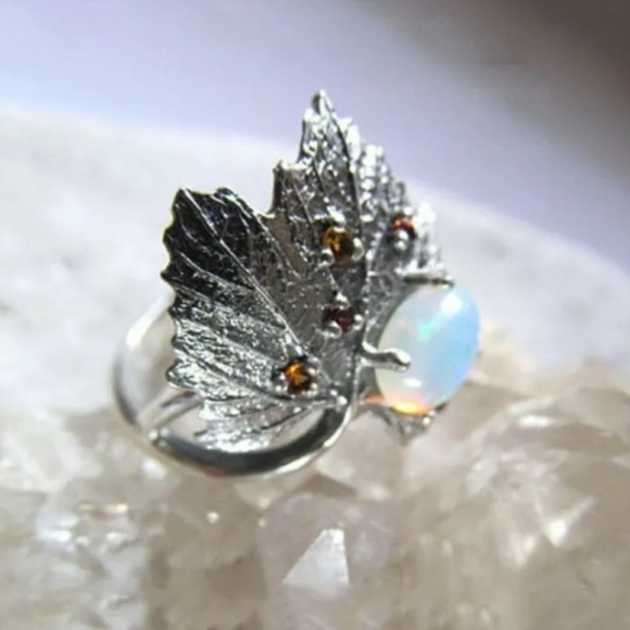 Ladies Beautiful Opal Leaf Ring. New!!! 🍁 - Picture 2 of 3